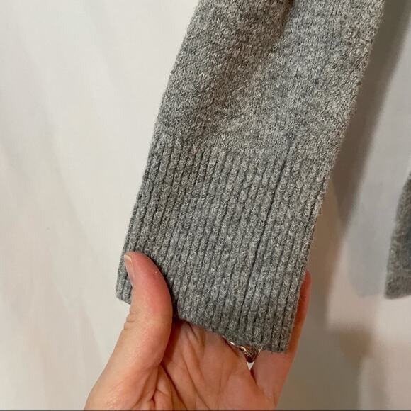 Loft Grey Crew Neck Pullover Sweater Womens XS Wool Blend Fall Casual Classic - Picture 3 of 7